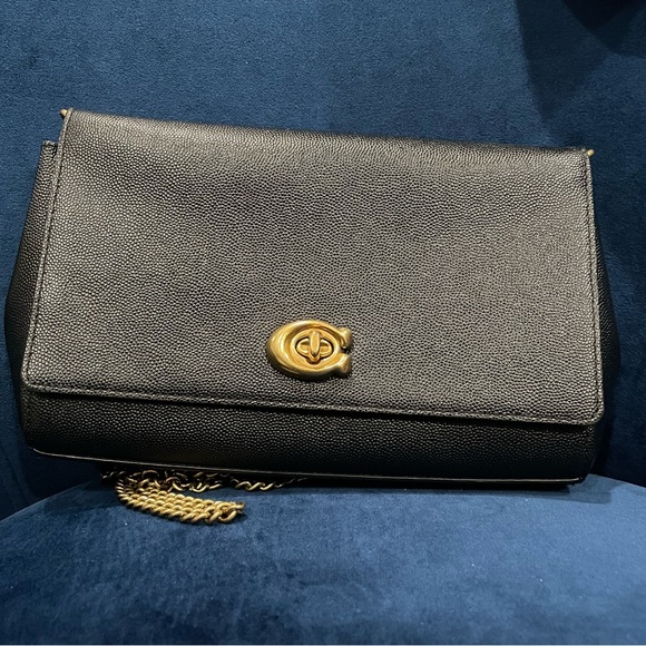 Coach Alexa Turnlock Clutch in Smooth Leather in Black/gold - Picture 9 of 10